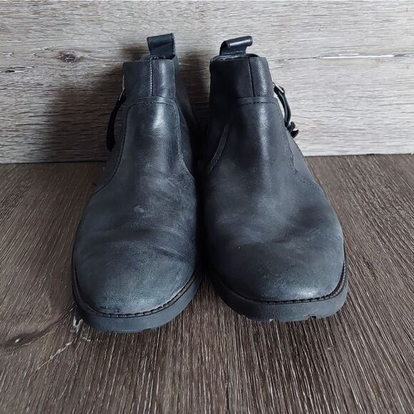 UGG Aureo Black Leather Ankle Boots sz 8.5 - Picture 2 of 9